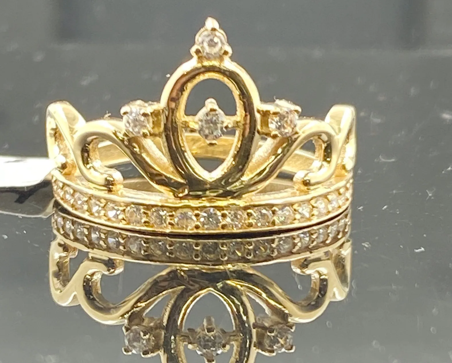 10k Ring Solid Gold Ladies Designer Crown Style with Signity Stones R2837