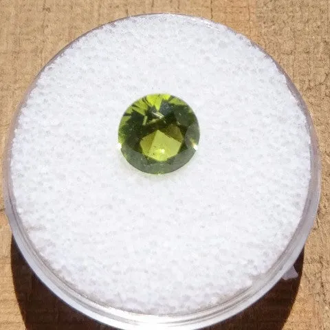 1.82ct lime green peridot