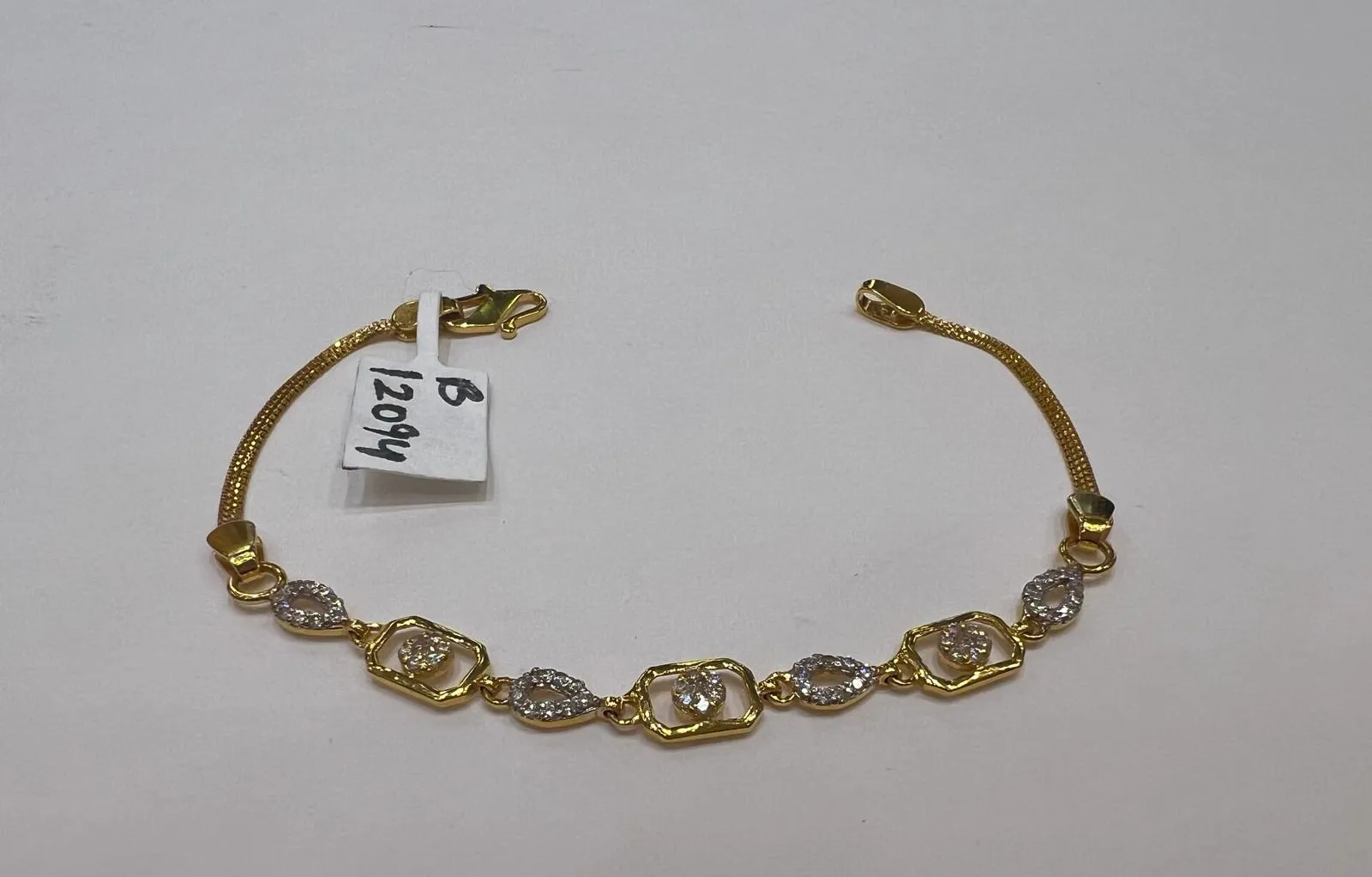 22k Ladies bracelet mk201