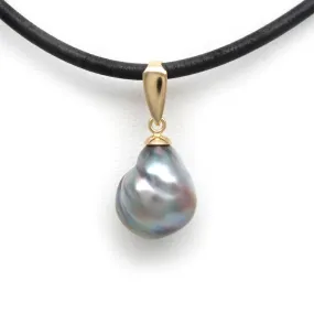 Classic 18K Yellow Gold Pendant with Cortez Pearl