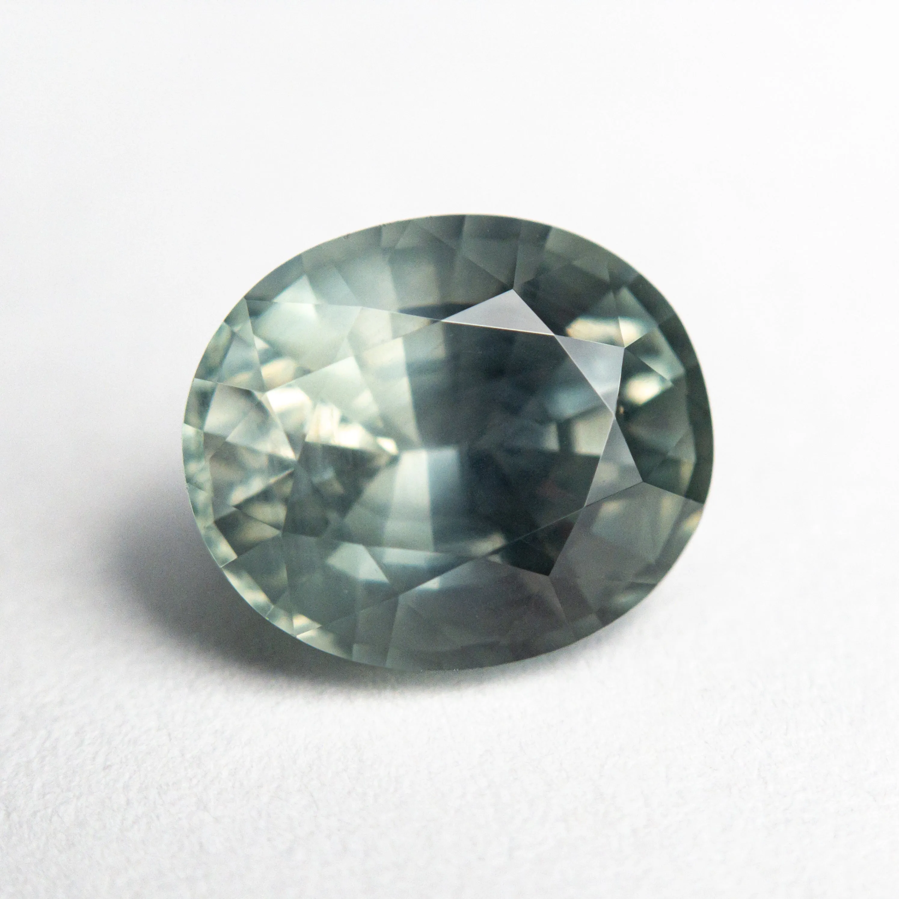 Green/Blue Brilliant Sapphire - 4.18ct Oval