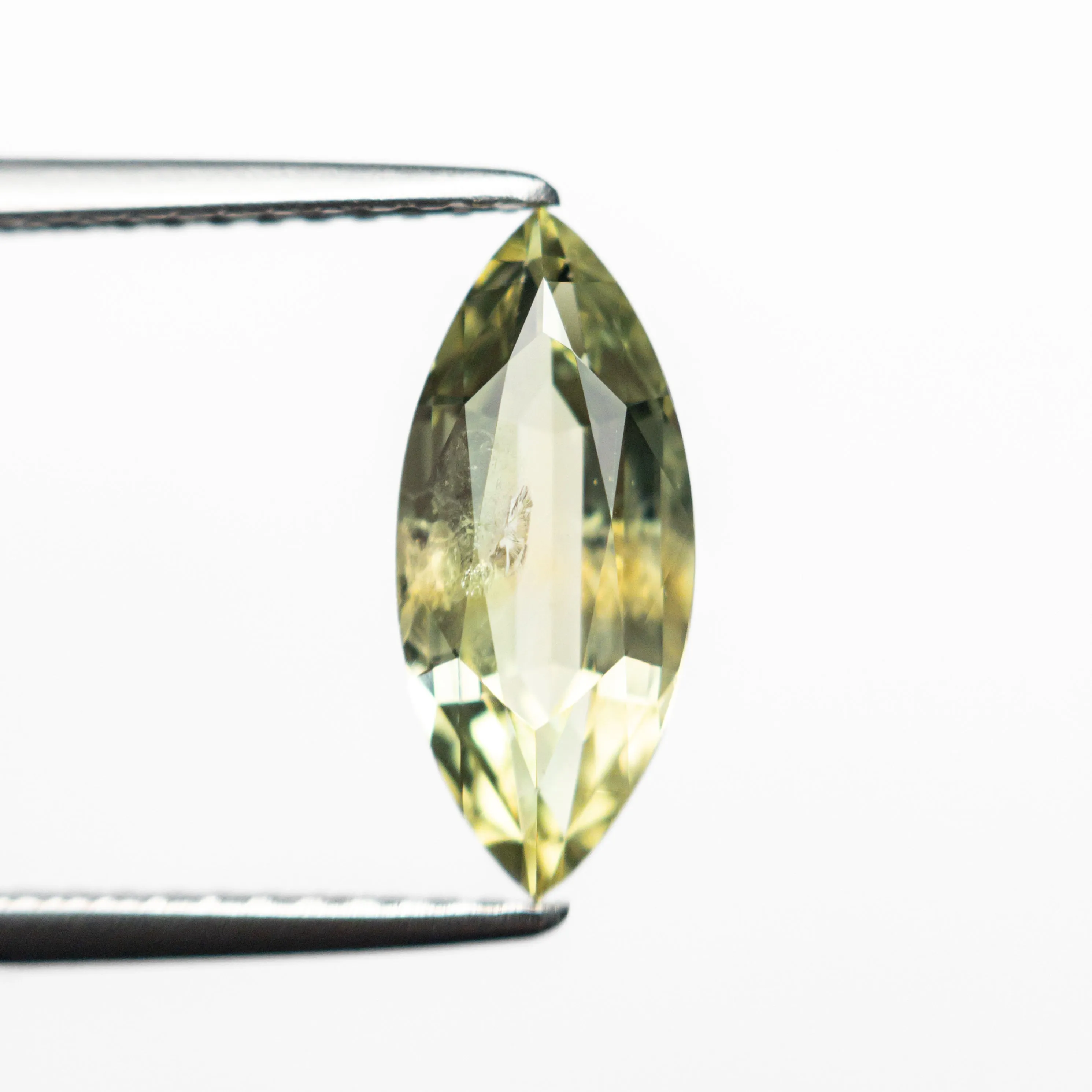 Green/Yellow Brilliant Sapphire - 1.59ct Marquise