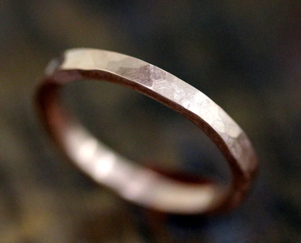 Hammered gold wedding band (S0290)