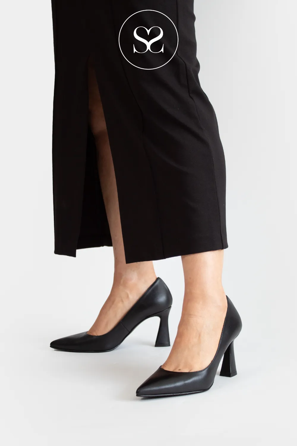 LODI ROA BLACK LEATHER POINTED TOE FLARED HEEL COURT SHOES