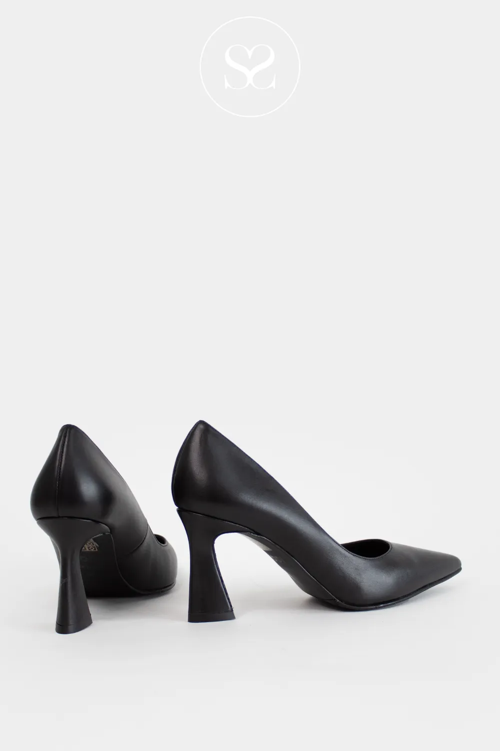 LODI ROA BLACK LEATHER POINTED TOE FLARED HEEL COURT SHOES