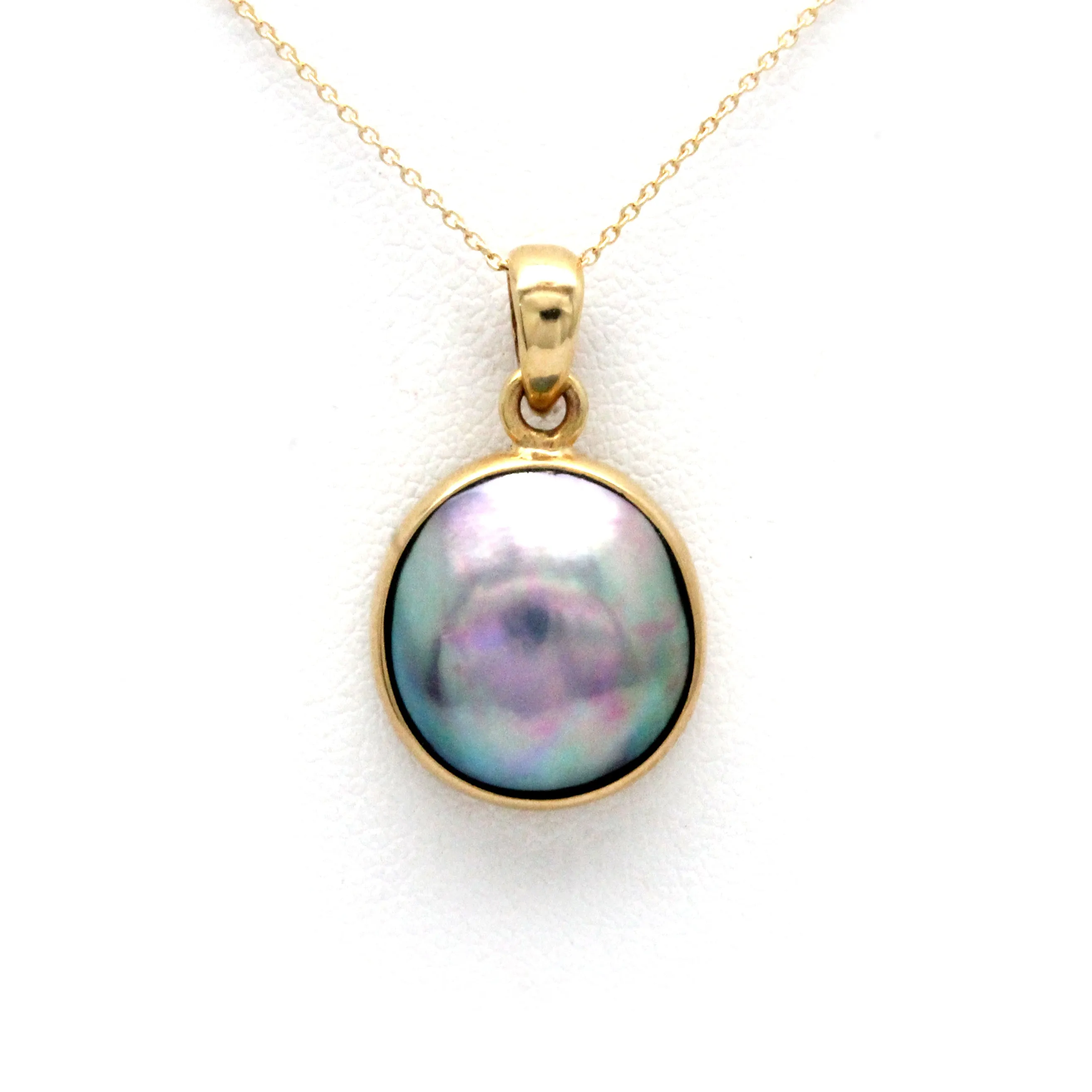 Lustrous green/pink Cortez Mabe Pearl Pendant in 14K Yellow Gold