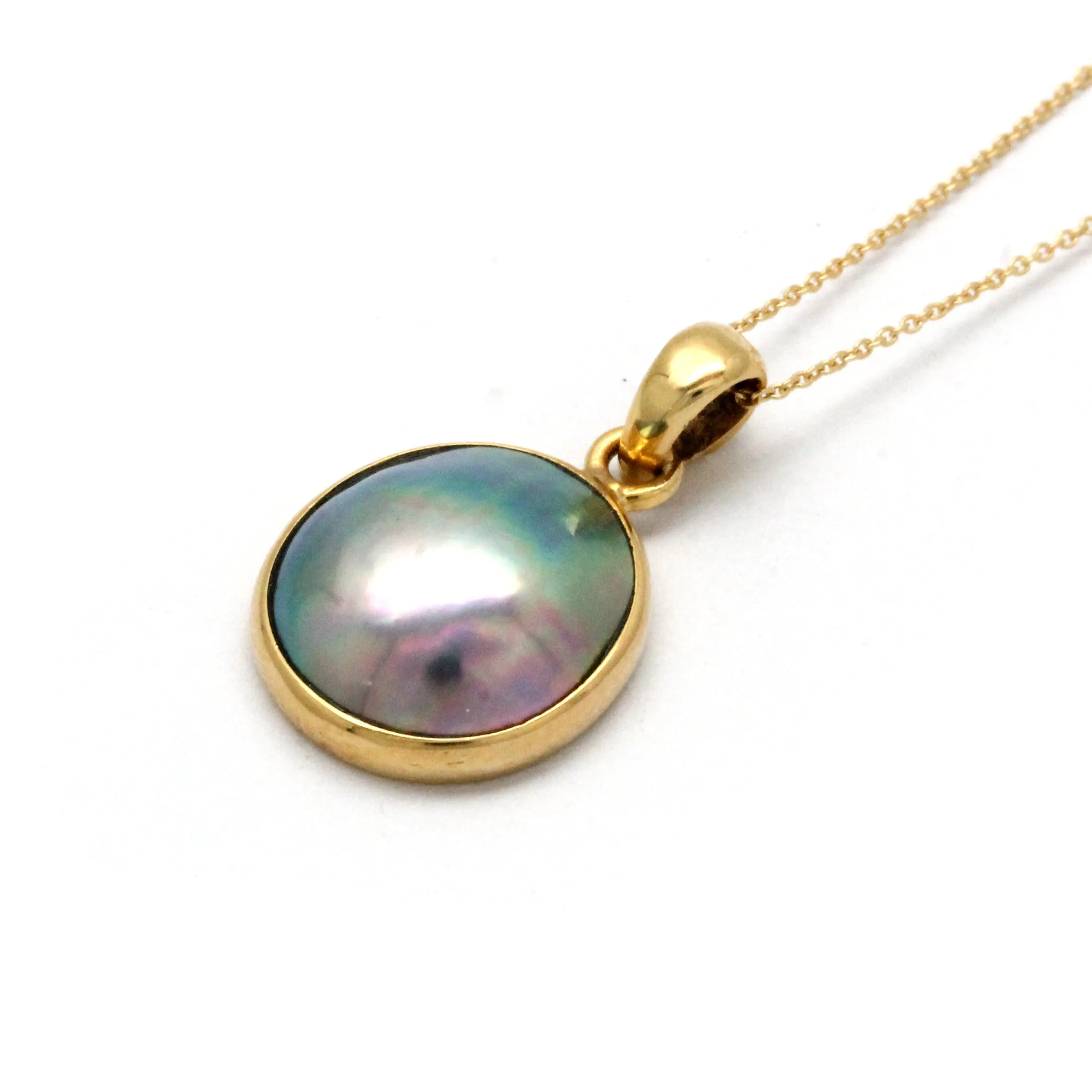 Lustrous green/pink Cortez Mabe Pearl Pendant in 14K Yellow Gold