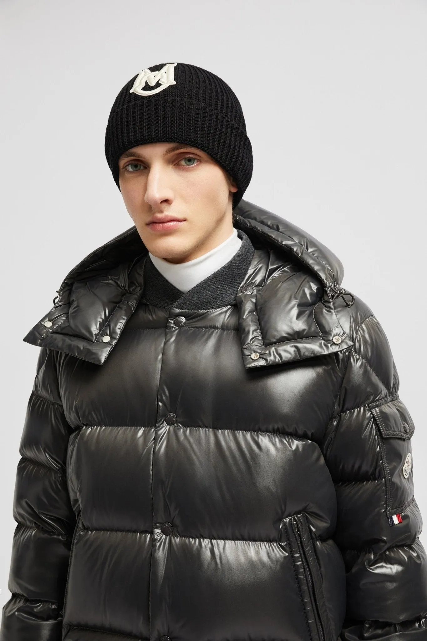 Moncler - Bonnet black à monogramme brodé