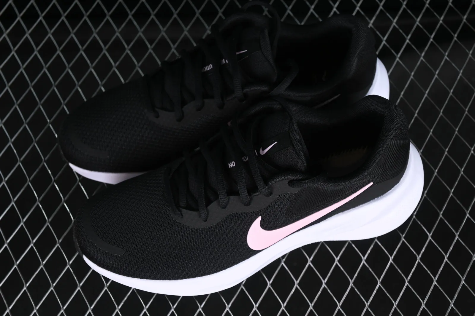 Nike Revolution 7 Black White Pink FB2208-004