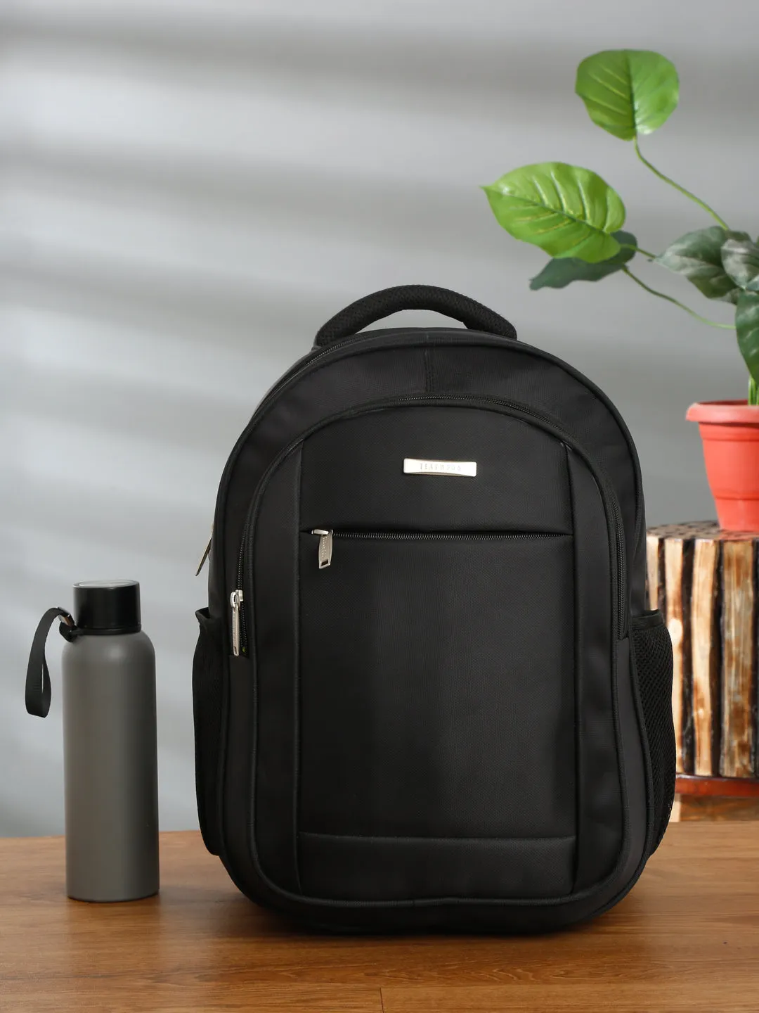 Teakwood Leather Unisex Solid Black 30L Medium Backpack