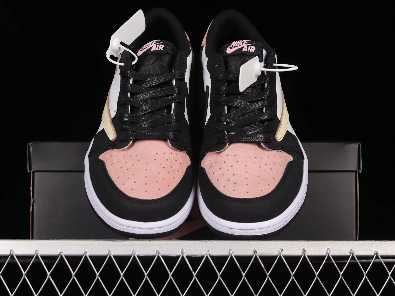 Travis Scott x Air Jordan 1 Low OG Pink White Black DM7866-066