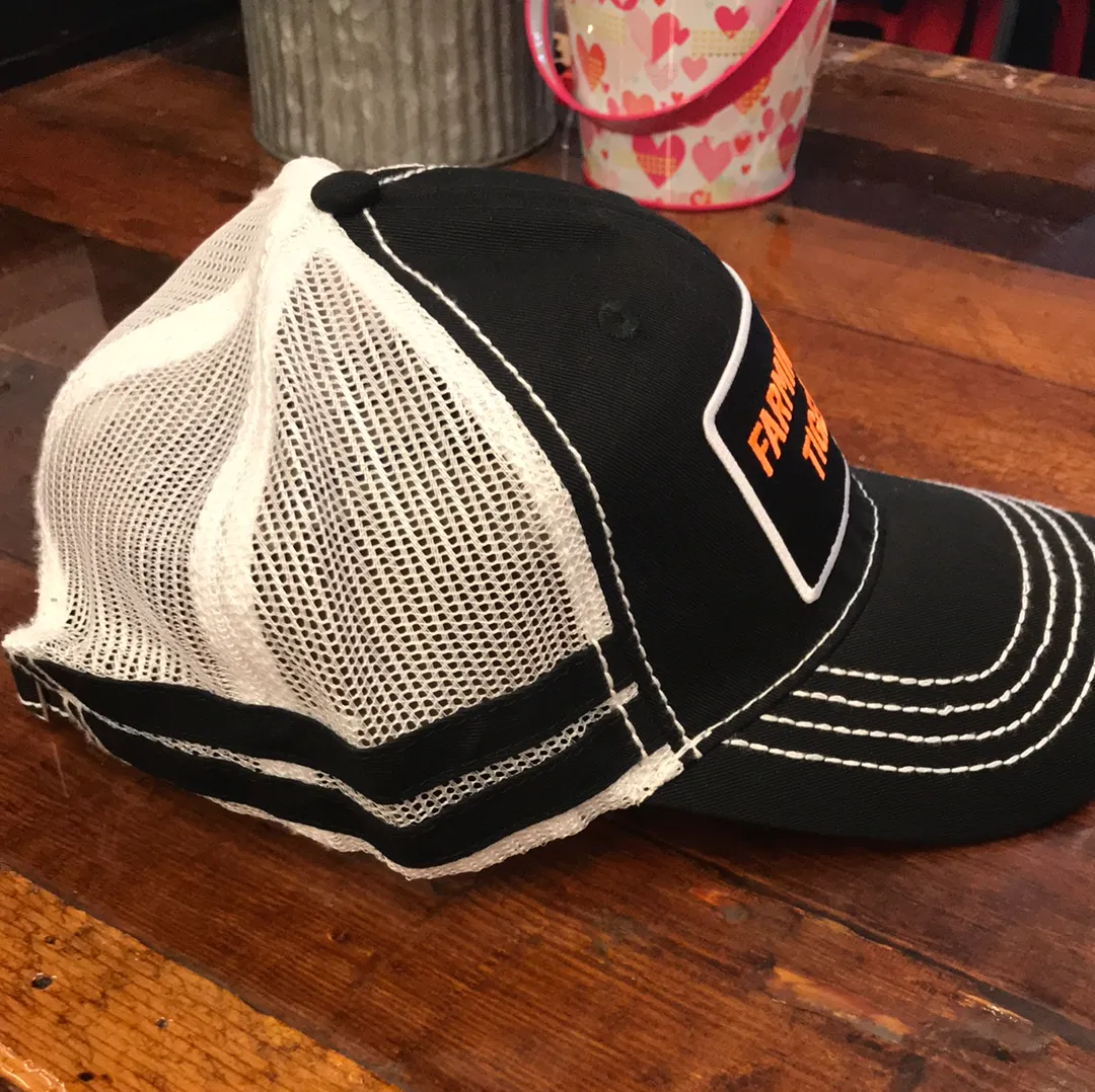 TRUCKER CAP WITH STRIPES